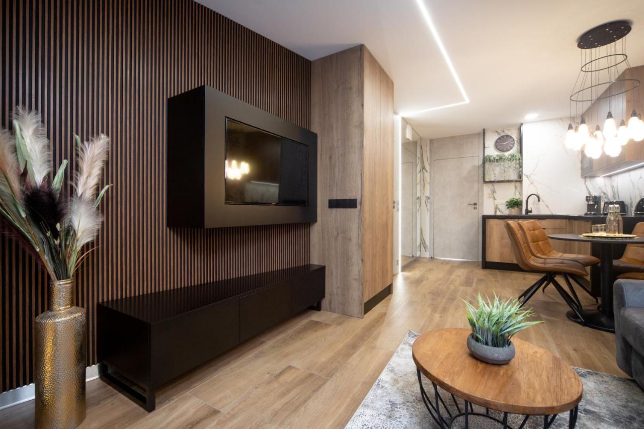 Apartment Jacuzzi Main Square *